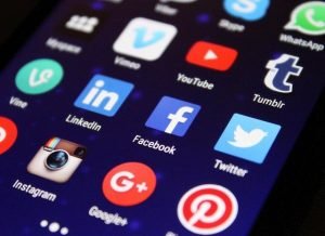 redes sociales, dinero con Videos de YouTube sin mostrar tu cara
